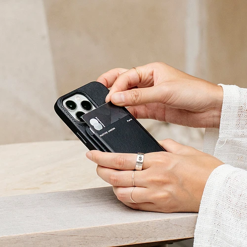 (RE)CLASSIC CARD WALLET чехол для пластиковых карт NATIVE UNION, цвет: черный