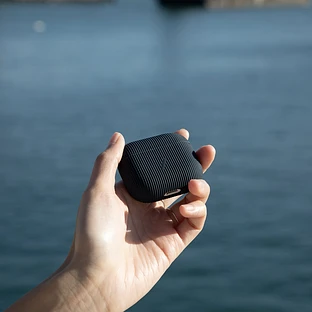 Чехол NATIVE UNION Curve Case Зеленый для AirPods (Gen3)