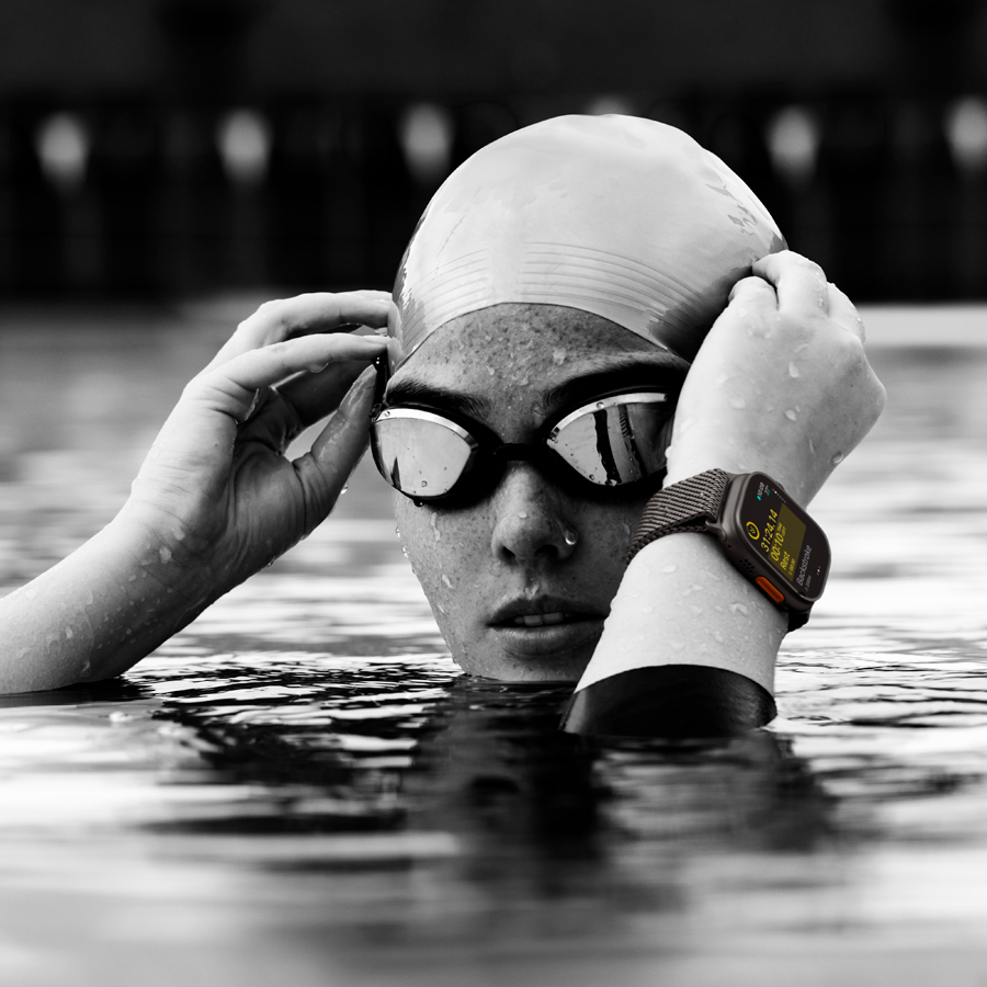 Apple Watch Ultra 2 2024  Черный Trail Loop, M/L, 49мм, Black Titanium